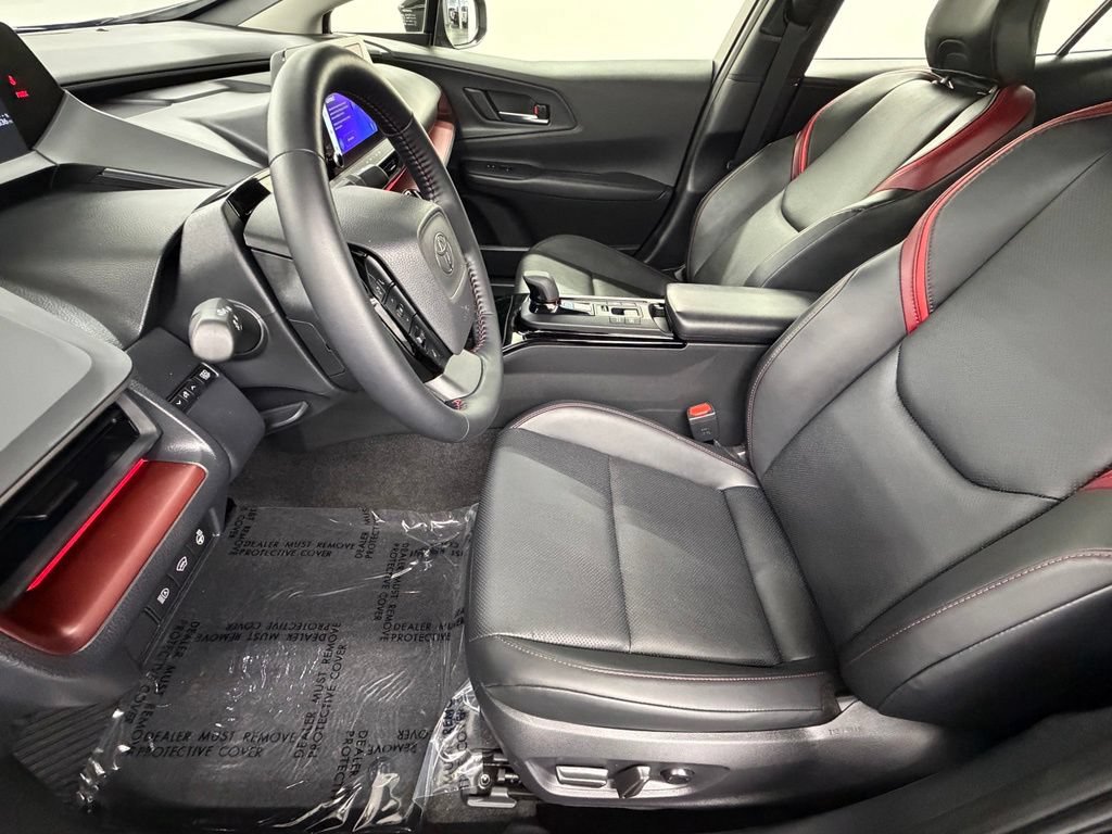 Used 2025 Toyota Prius Plug-In Hybrid FWD image 17