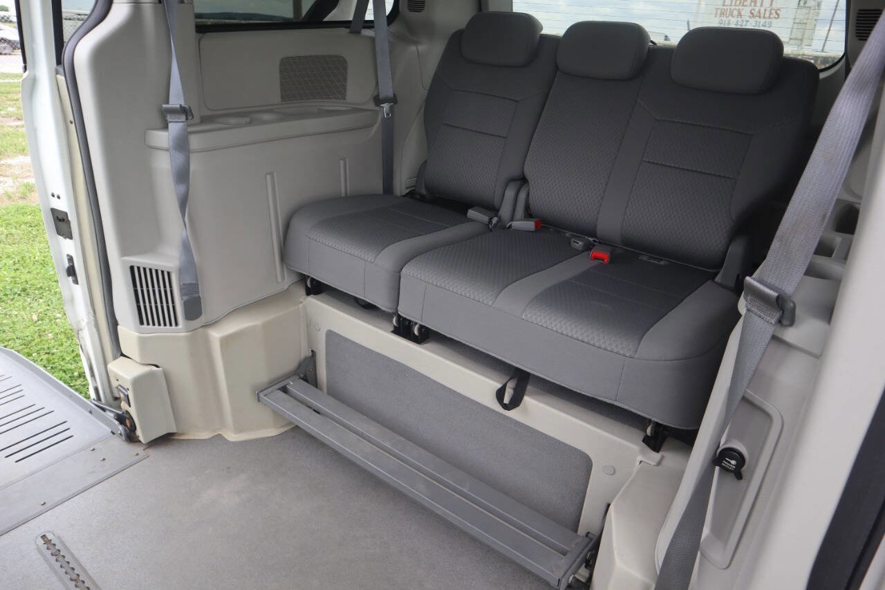 Used 2010 Dodge Grand Caravan SE w/ Popular Equipment Group FWD image 25