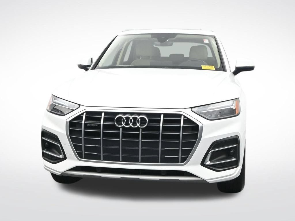 Used 2023 Audi Q5 2.0T Premium w/ Convenience Package AWD/4WD image 2