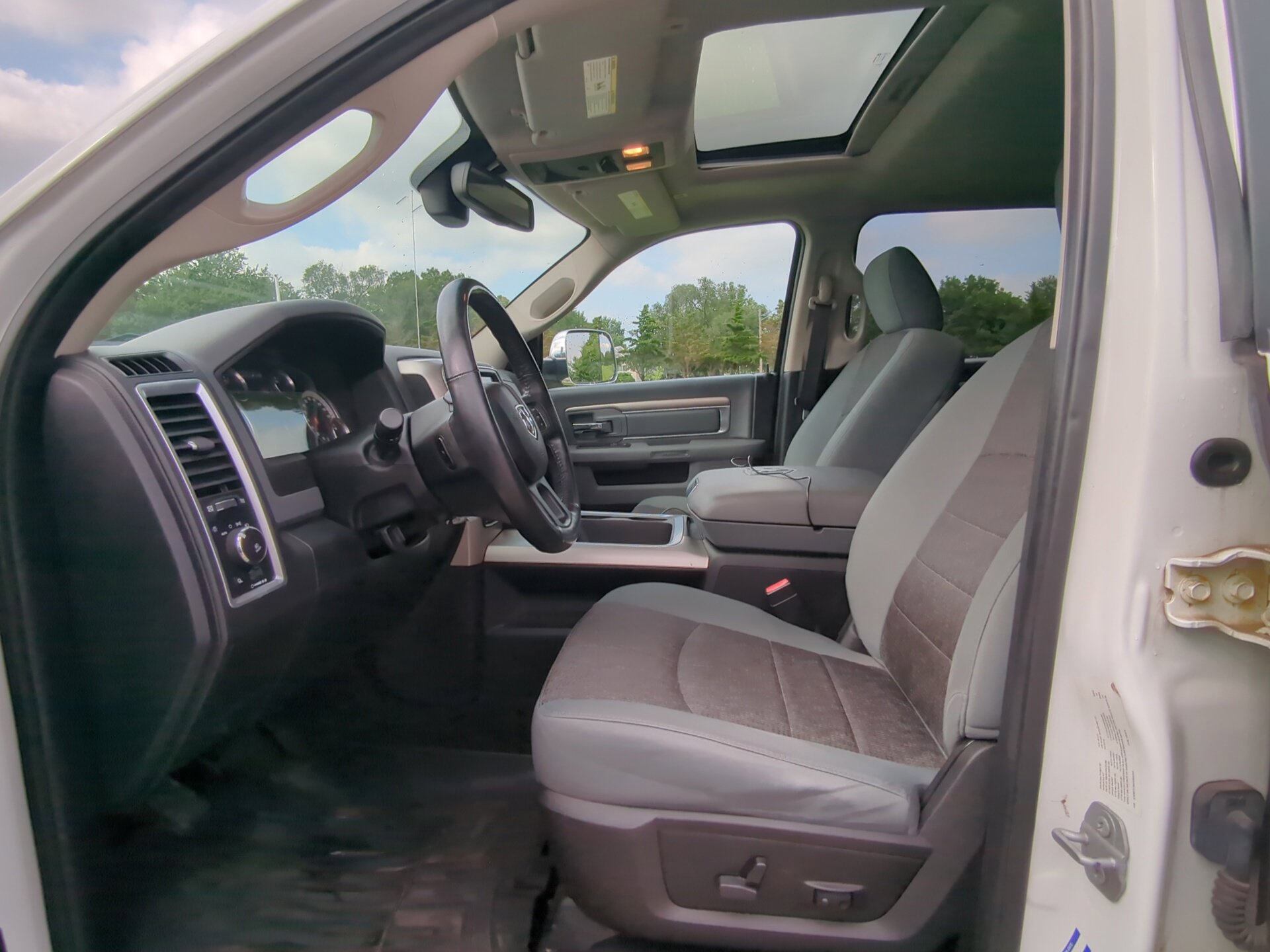 Used 2017 RAM 1500 Big Horn AWD/4WD image 16