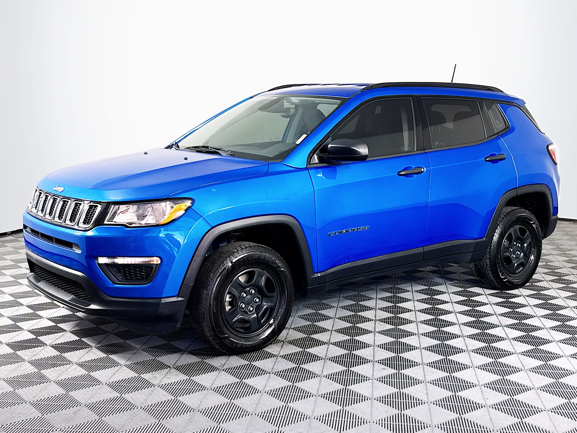 Used 2019 Jeep Compass Sport w/ Cold Weather Group image 4
