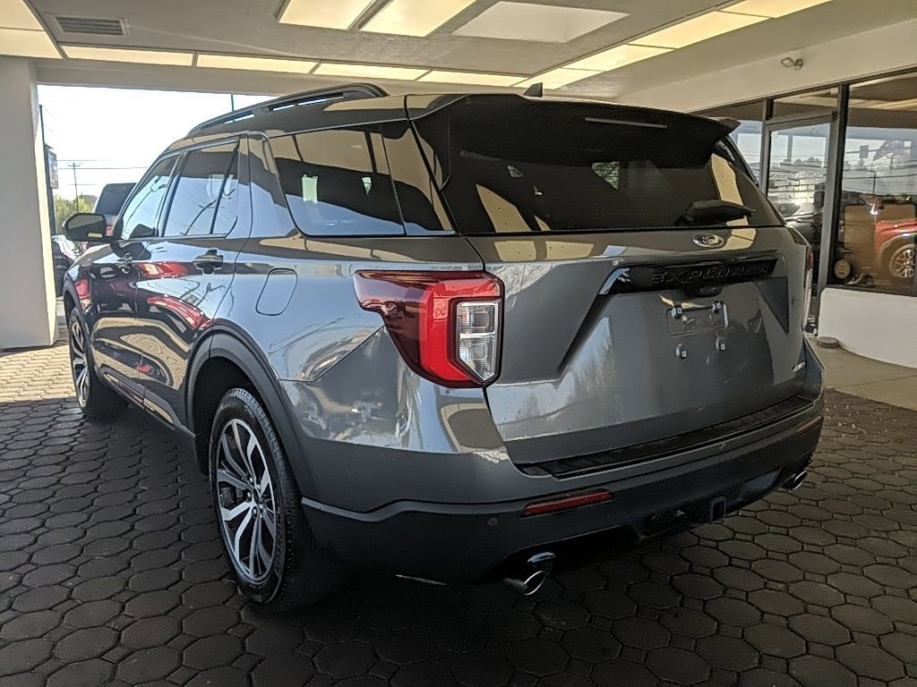 Used 2023 Ford Explorer ST-Line w/ Class IV Trailer Tow Package image 9