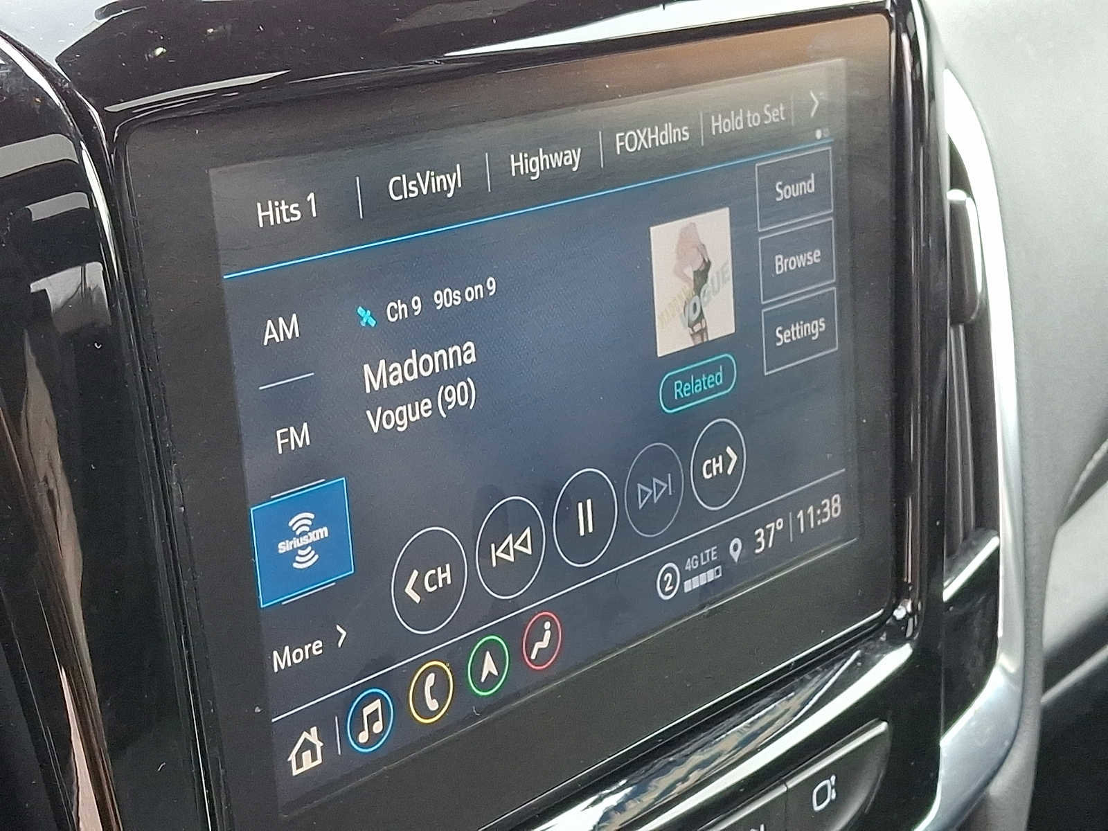 Used 2023 Chevrolet Traverse LT w/ LT Premium Package image 17