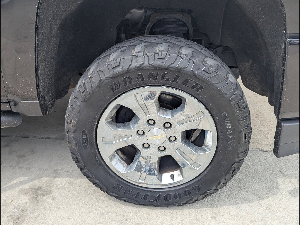 Used 2018 Chevrolet Silverado 1500 LT w/ All Star Edition AWD/4WD image 17