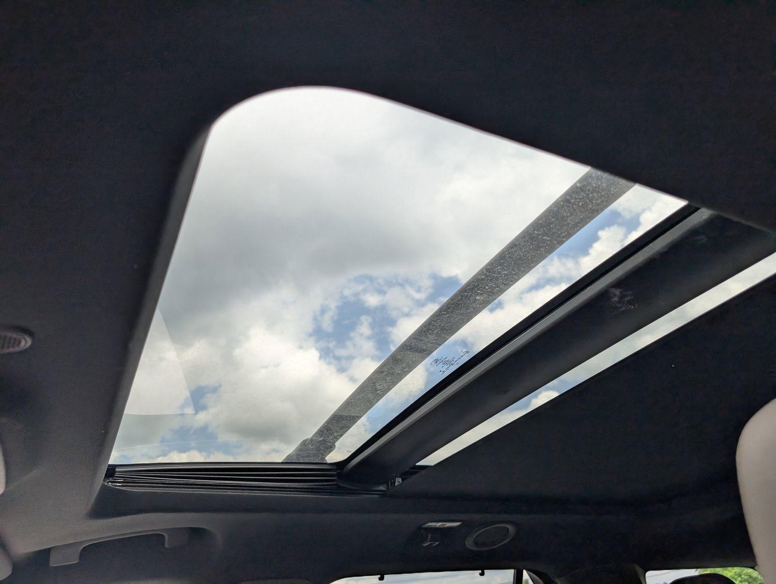 Used 2022 Ford Explorer King Ranch w/ Technology Package AWD/4WD image 13