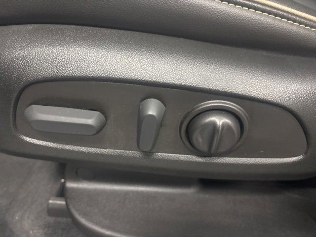 Used 2023 Chevrolet Traverse Premier w/ Redline Edition image 16