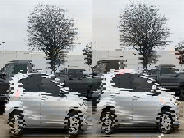 Used 2016 Toyota Prius C Four image 3