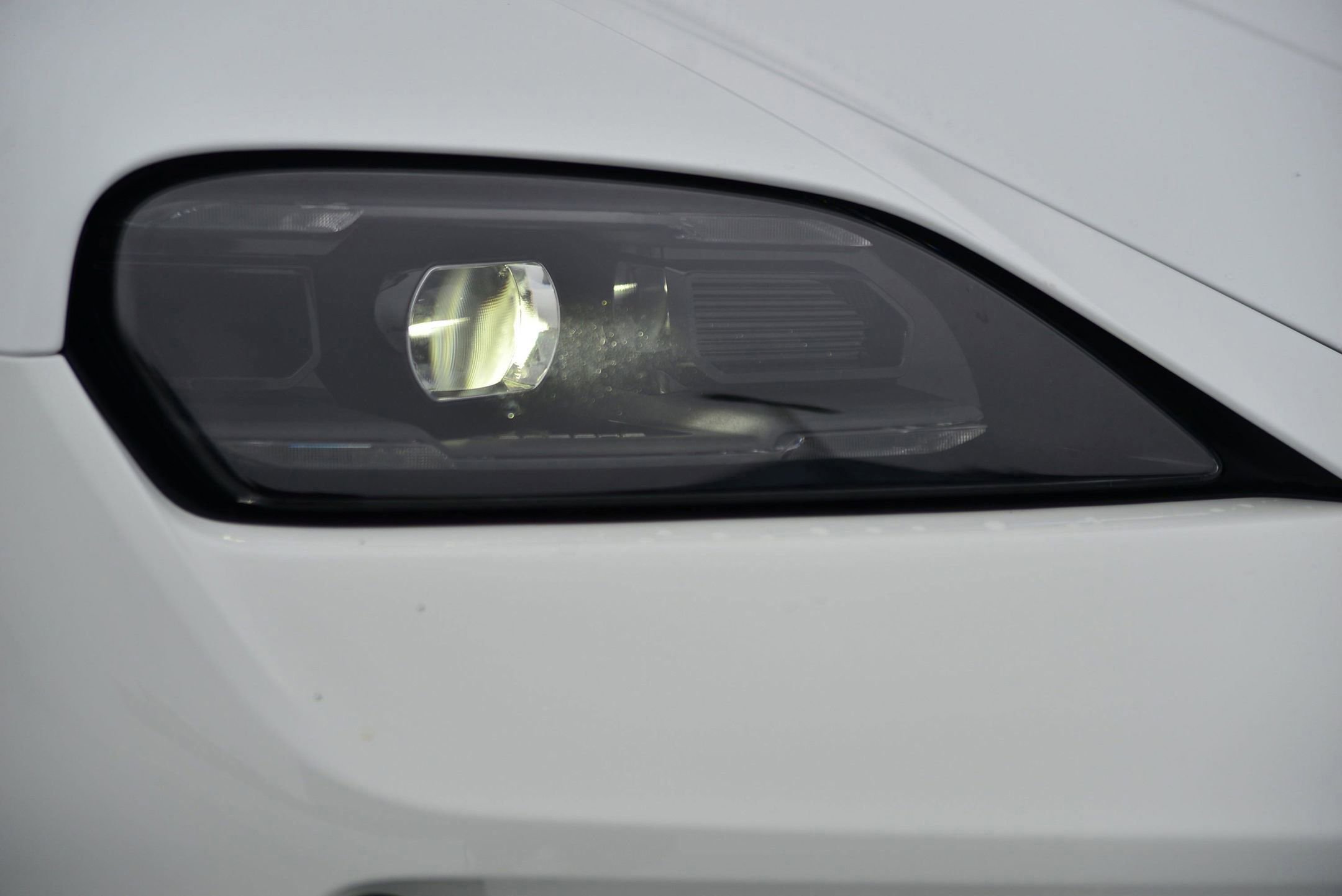 Used 2025 Porsche Taycan image 11