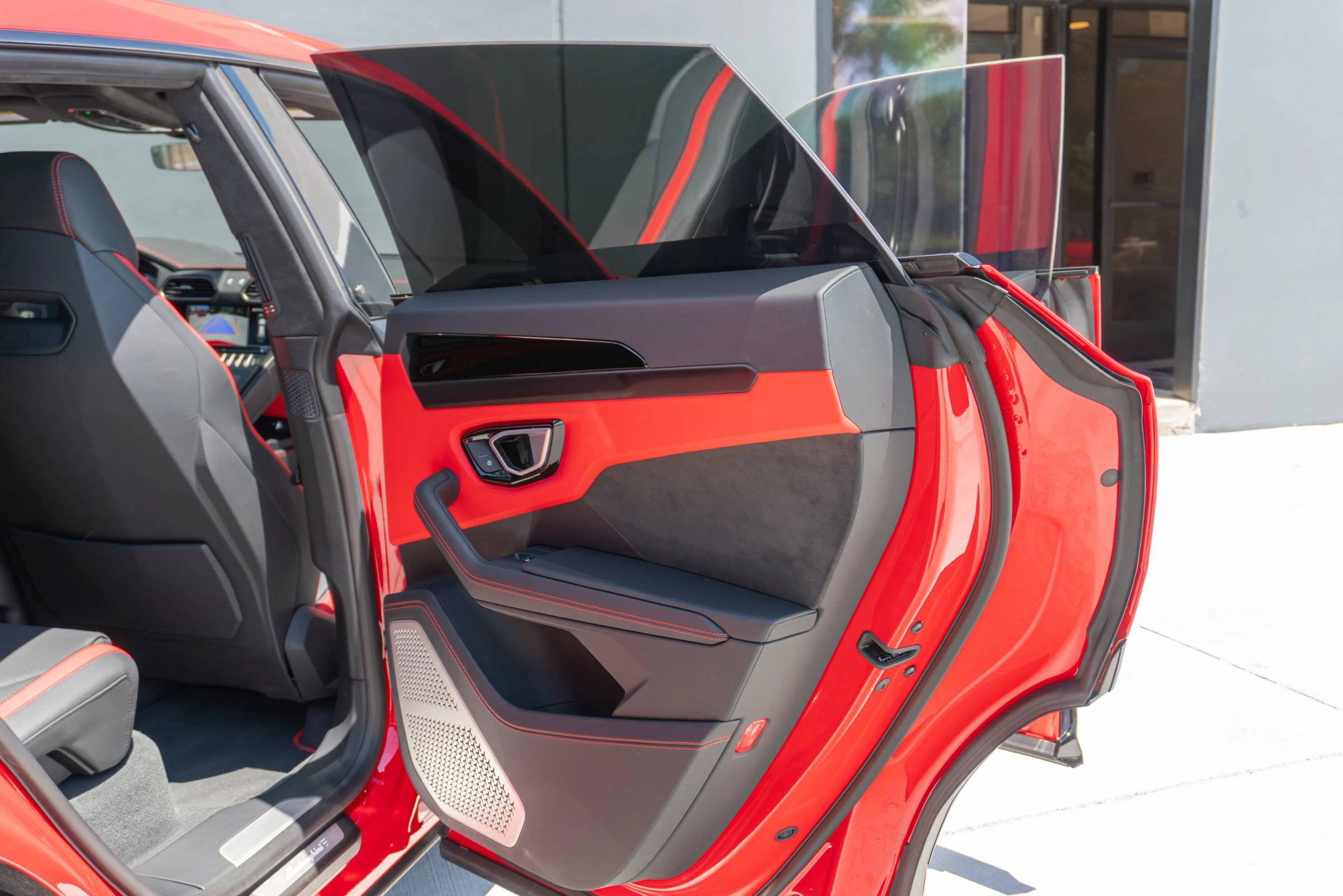 Used 2024 Lamborghini Urus S AWD/4WD image 62