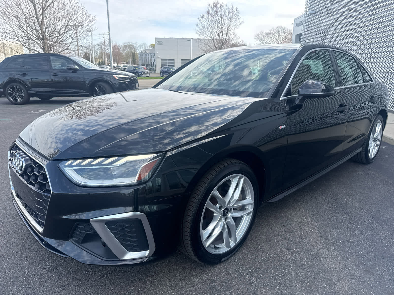 Used 2021 Audi A4 2.0T Premium Plus w/ Premium Plus Package image 4