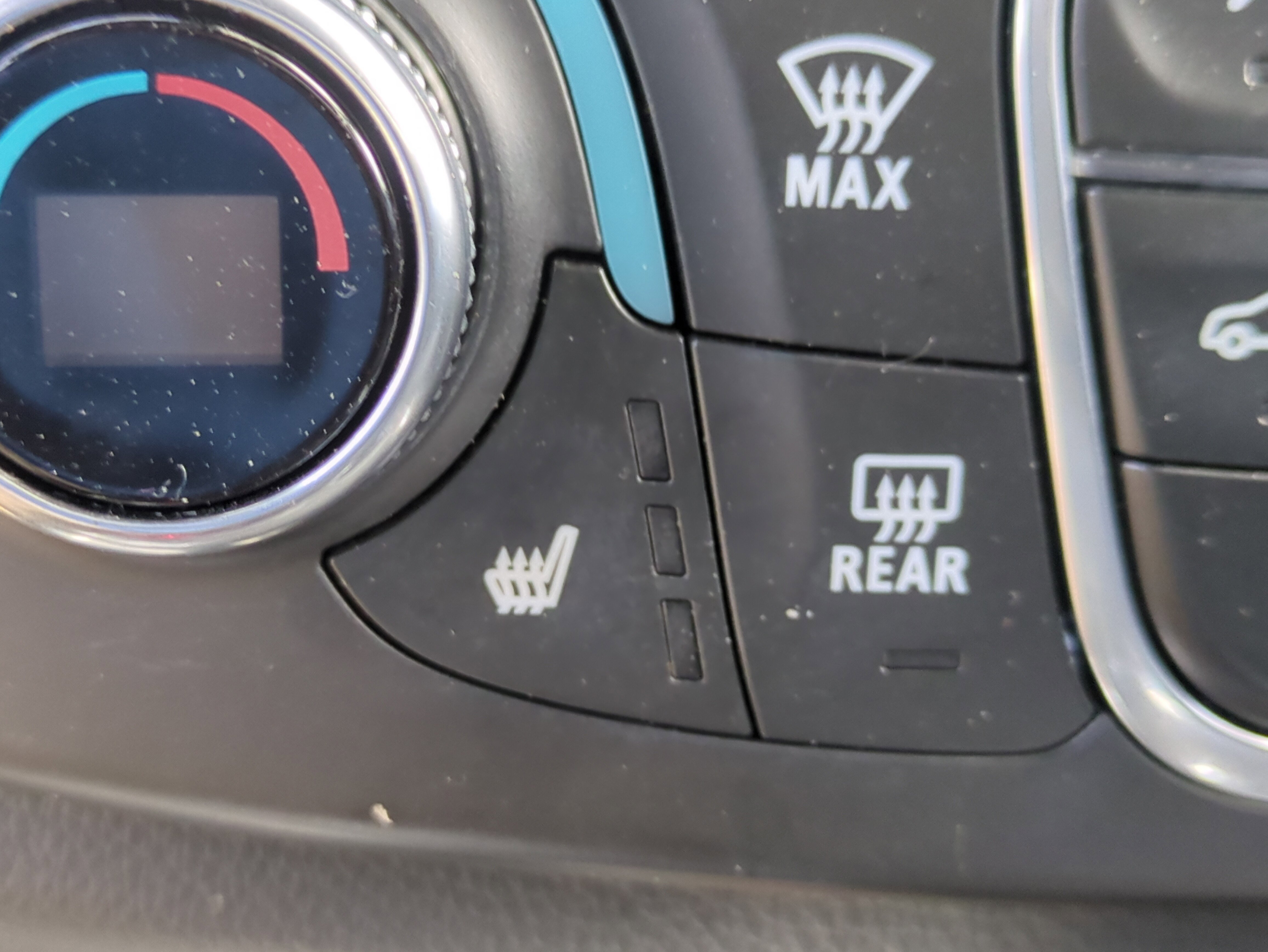 Used 2022 Chevrolet Traverse LT image 24