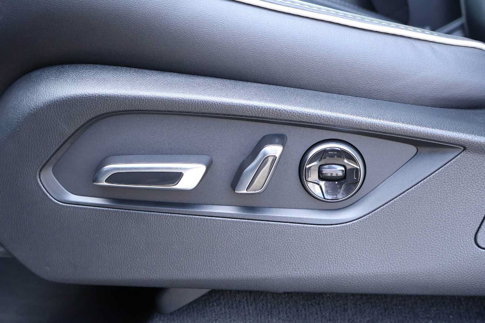 Certified 2025 Acura MDX w/ Advance Package AWD/4WD image 24