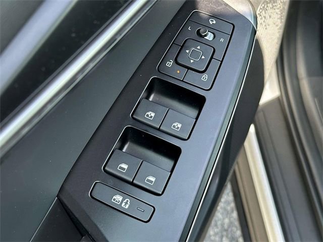 New 2025 Kia EV6 Light w/ Light LR Technology Package image 8