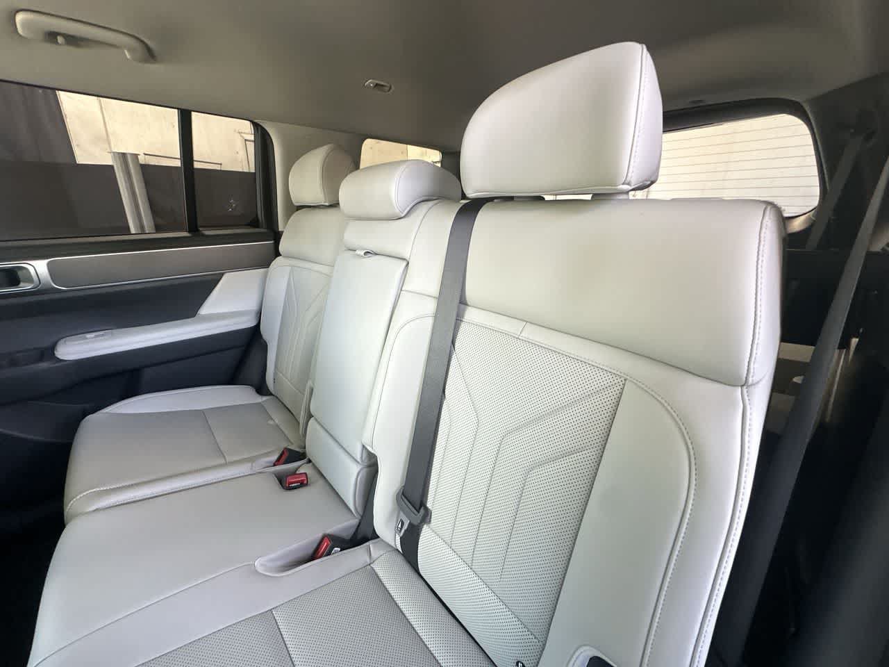 New 2027 Hyundai Santa Fe SEL FWD image 22