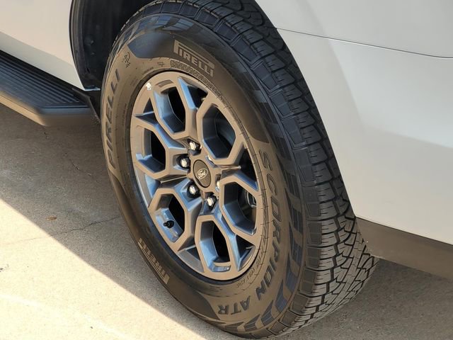 Used 2025 Ford Expedition Active RWD image 7