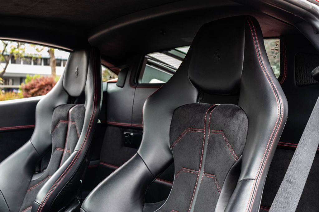 Used 2015 Ferrari 458 Italia Coupe RWD image 45