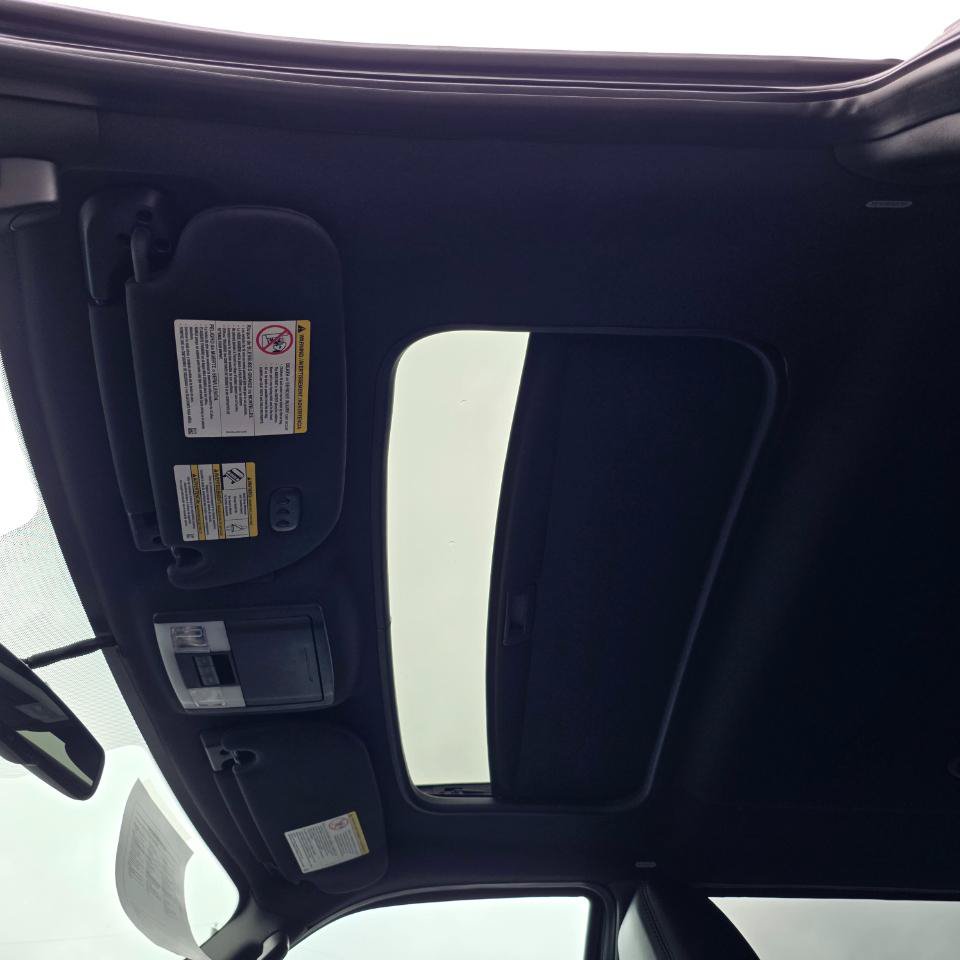 Used 2014 Lincoln Navigator 4WD image 16
