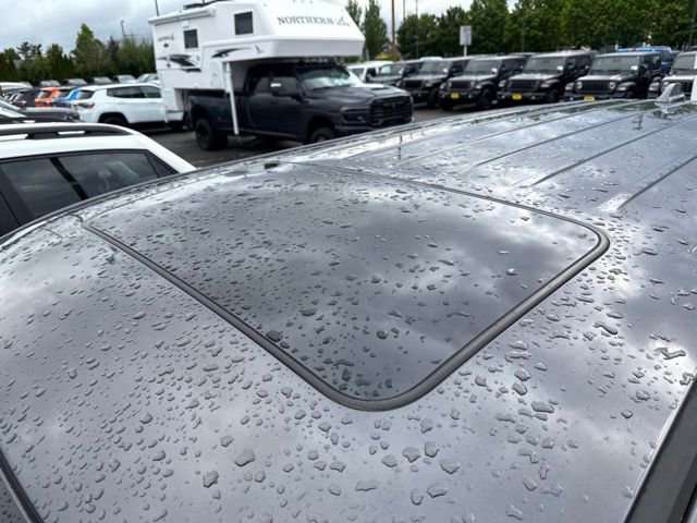 Used 2015 Dodge Durango R/T w/ Trailer Tow Group IV AWD/4WD image 16