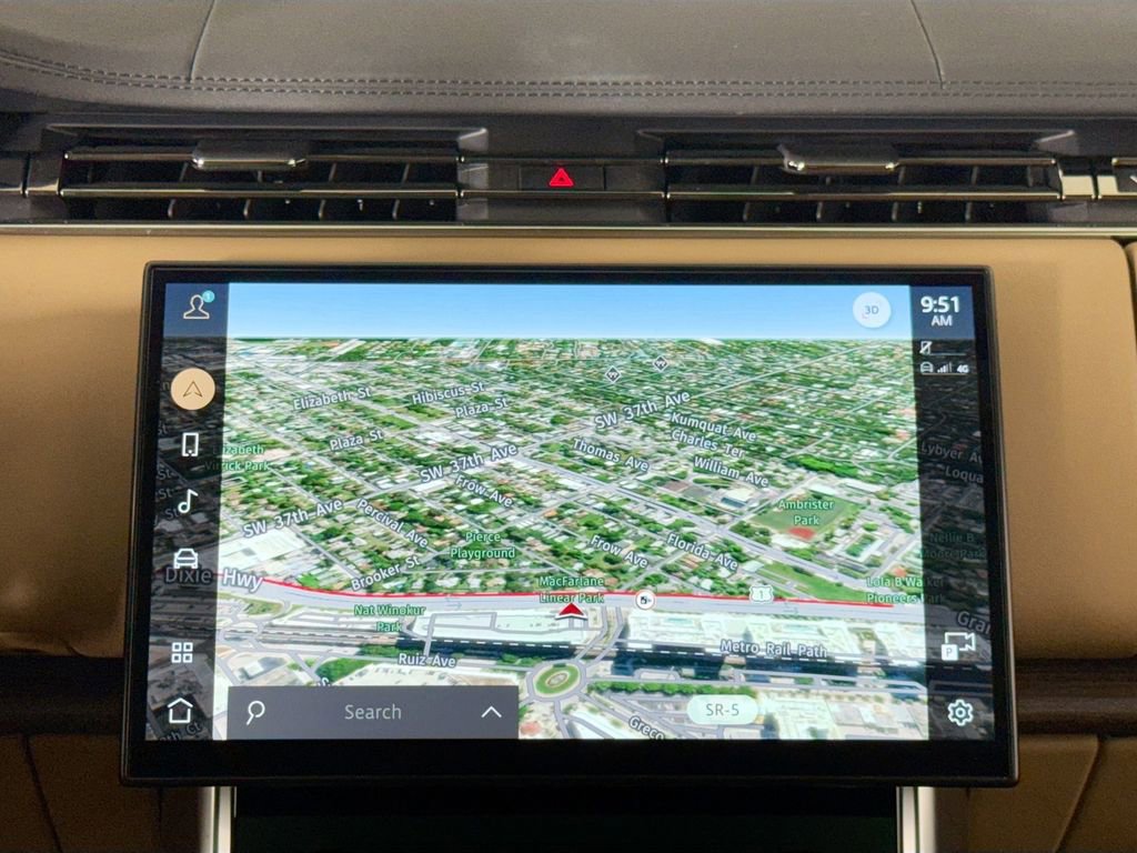 Used 2023 Land Rover Range Rover SE image 23