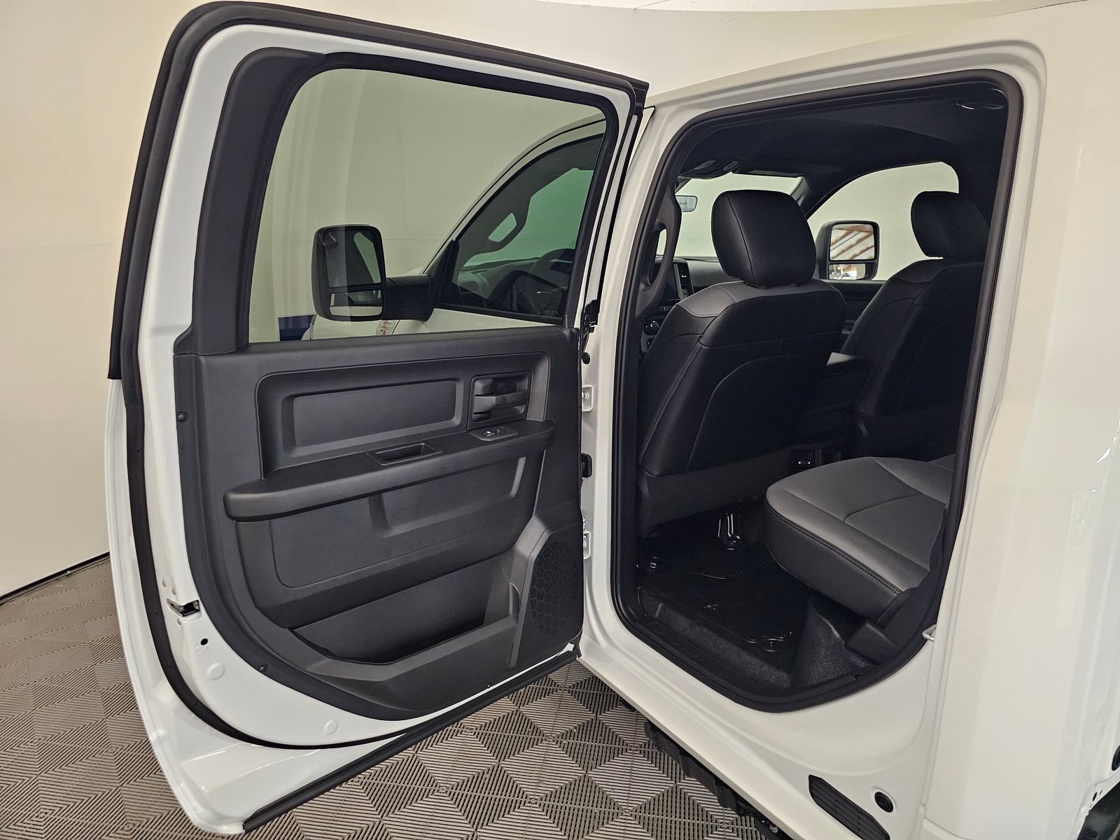 New 2026 RAM 5500 Tradesman AWD/4WD image 19