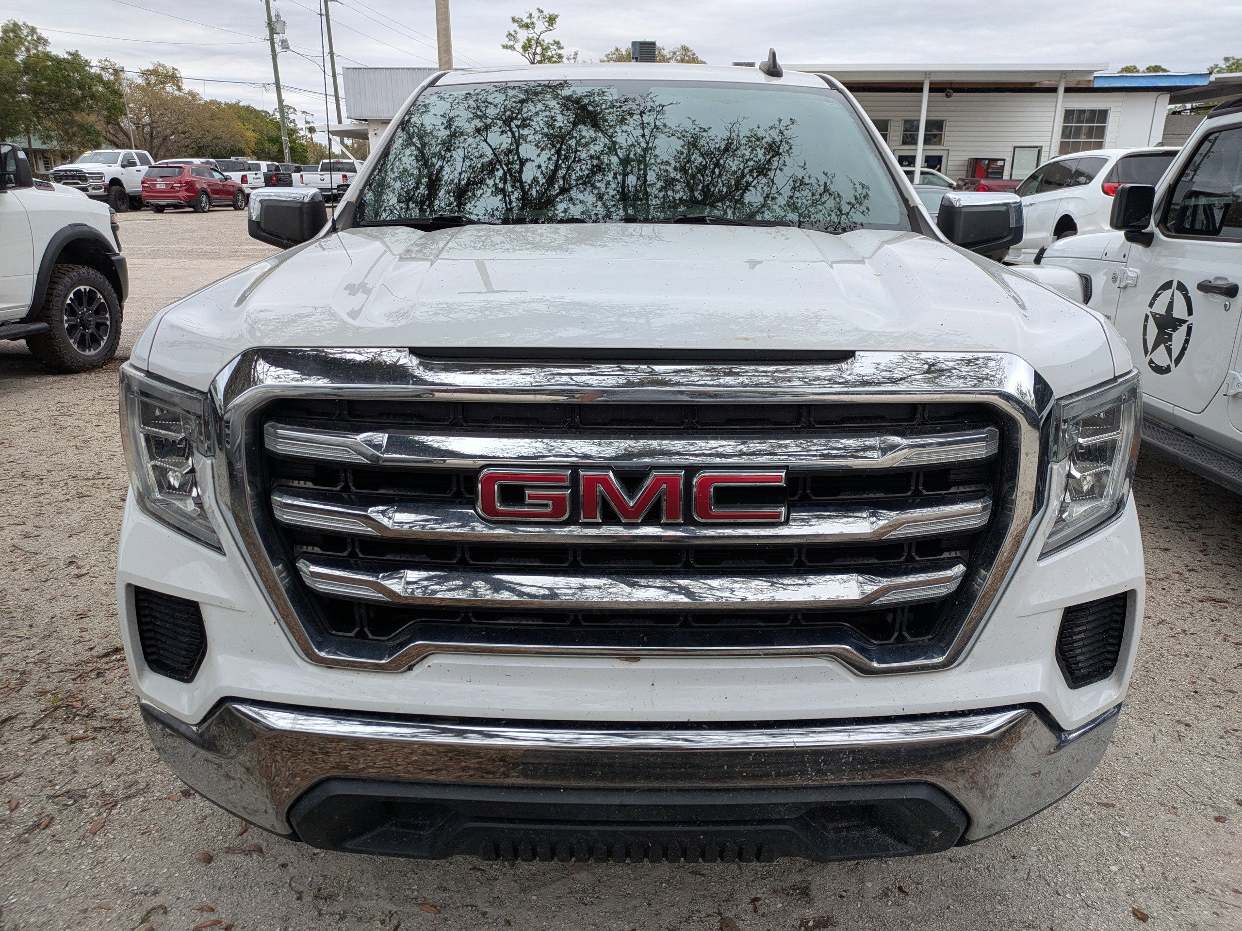 Used 2019 GMC Sierra 1500 SLE w/ SLE Value Package image 3
