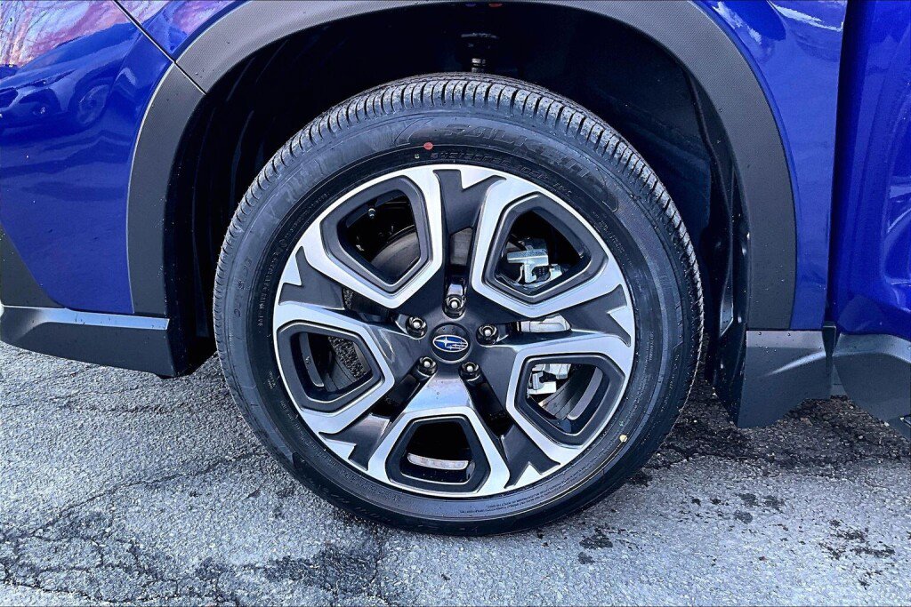 New 2026 Subaru Ascent Limited AWD/4WD image 9