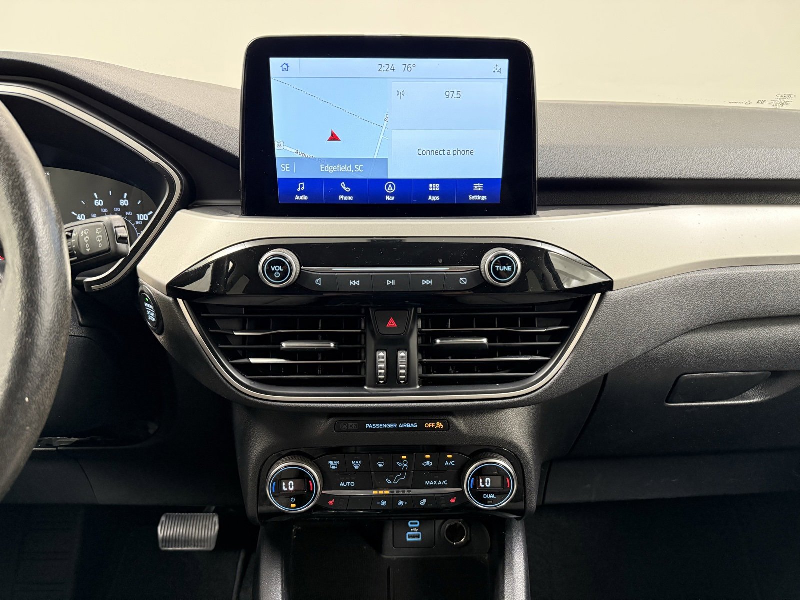 Used 2021 Ford Escape SE w/ SE Sport Appearance Package image 23