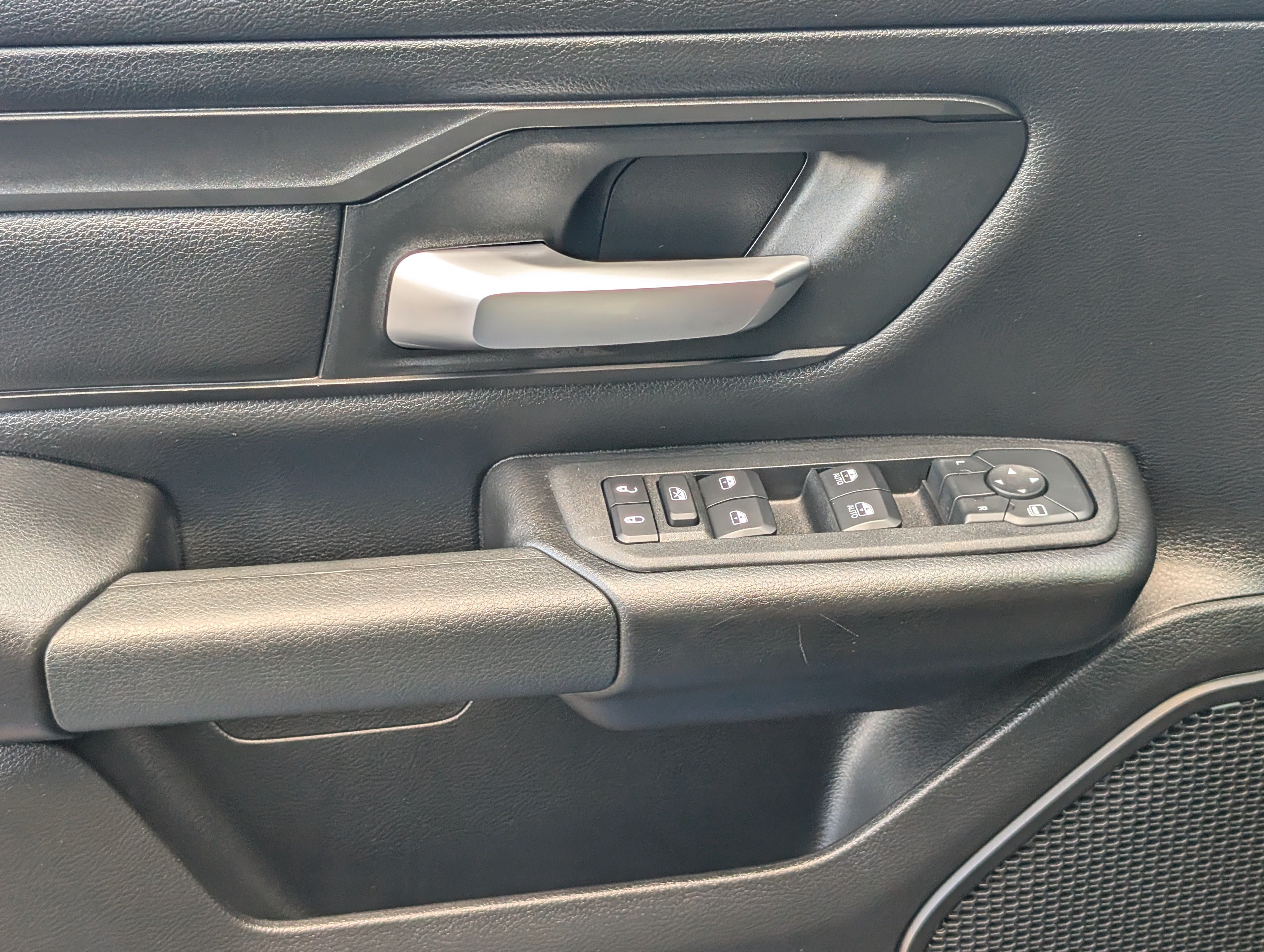 Used 2026 RAM 1500 Warlock AWD/4WD image 15