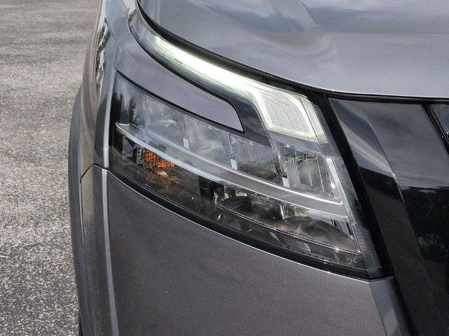 Certified 2022 Nissan Pathfinder SL w/ SL Premium Package FWD image 11