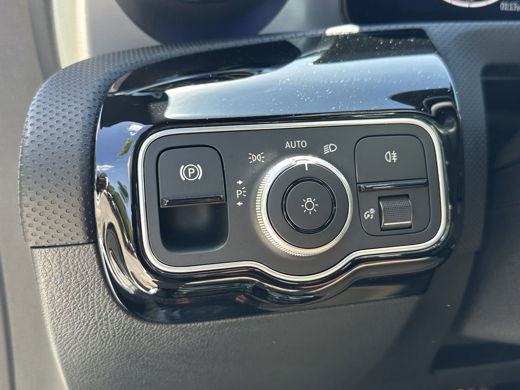 Certified 2025 Mercedes-Benz CLA 35 AMG 4MATIC image 34