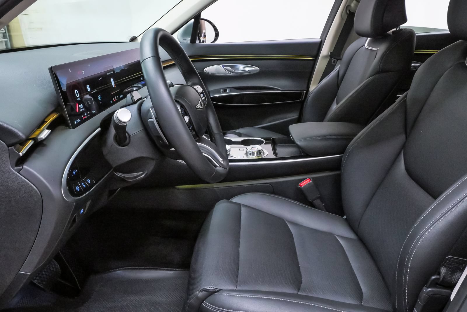 Certified 2026 Genesis GV70 2.5T AWD/4WD image 9