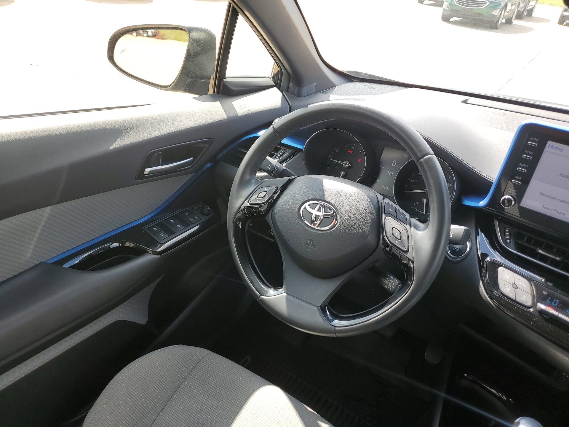Used 2019 Toyota C-HR XLE FWD image 17