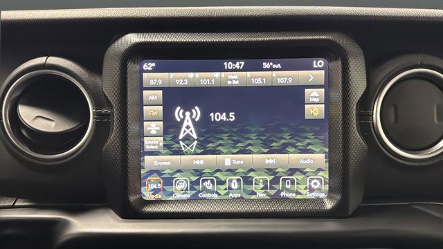 Used 2022 Jeep Wrangler Unlimited Sahara w/ Cold Weather Group image 17