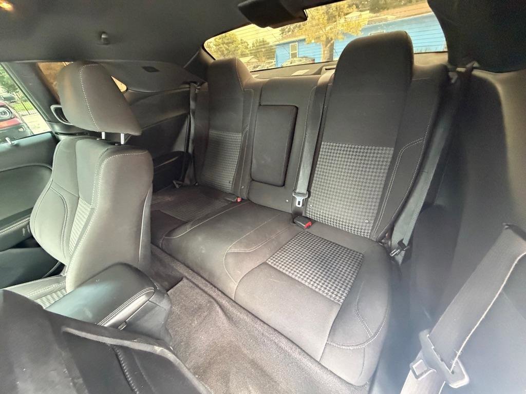 Used 2015 Dodge Challenger SXT RWD image 16
