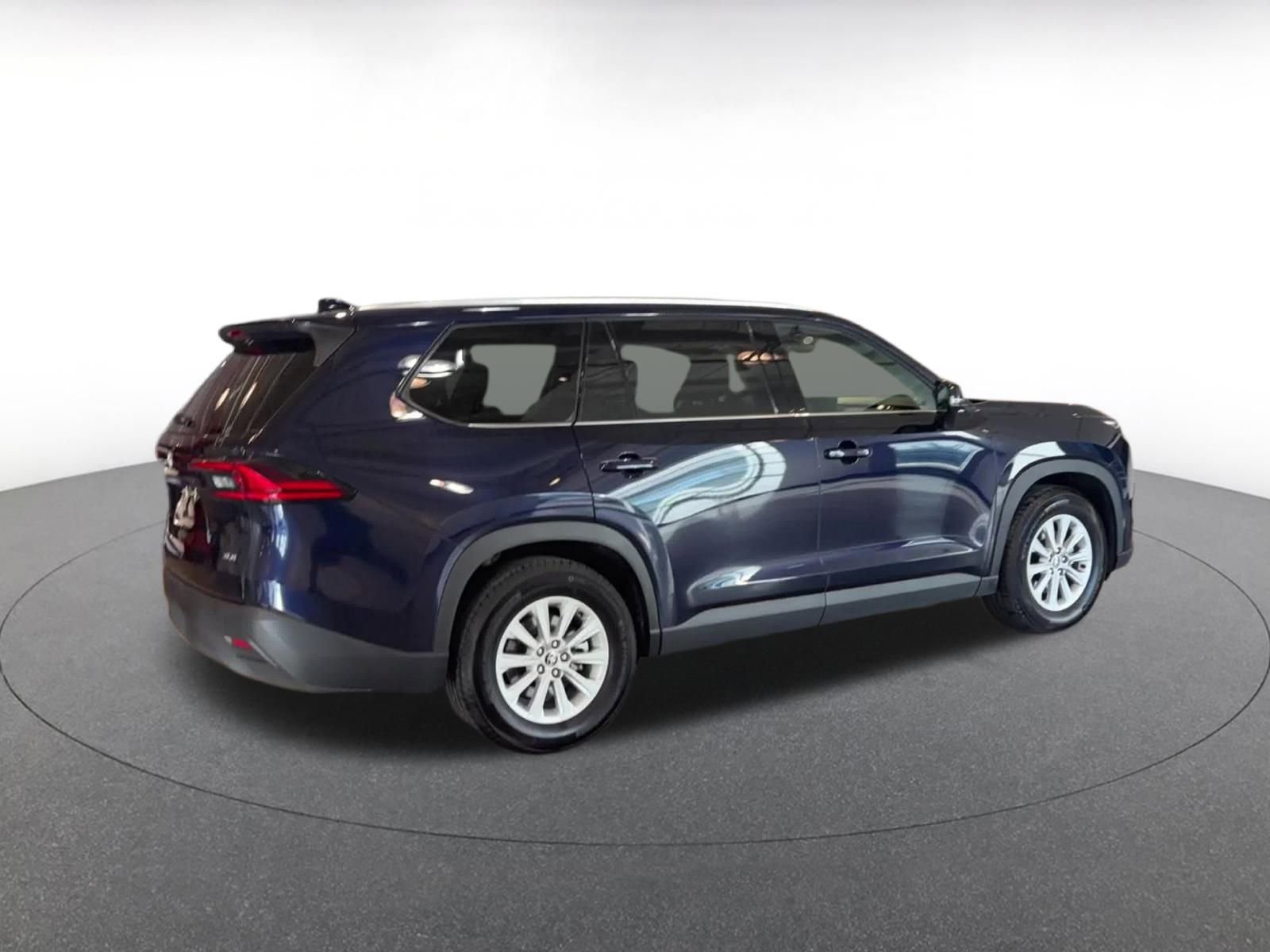 Used 2025 Toyota Grand Highlander FWD image 15