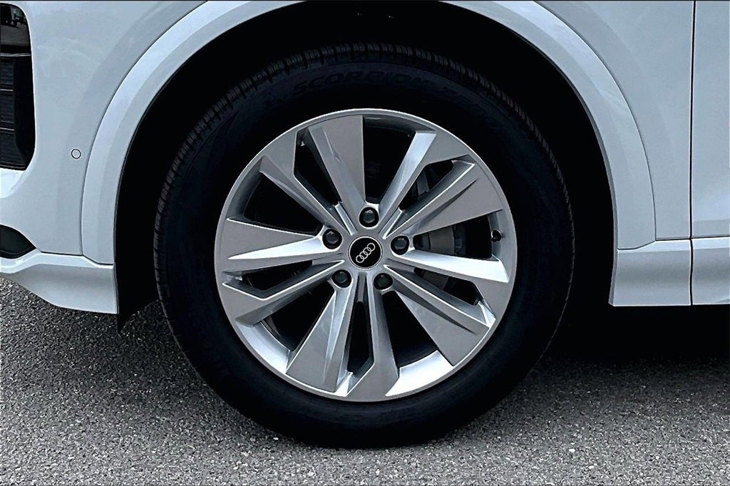 Used 2025 Audi Q6 e-tron Premium Plus w/ Premium Plus image 13