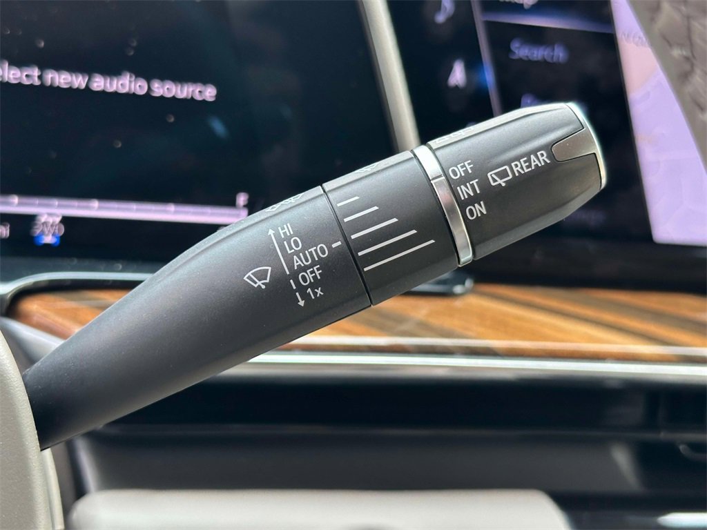 Certified 2024 Cadillac Escalade ESV Sport Platinum w/ LPO, ONYX Package image 33