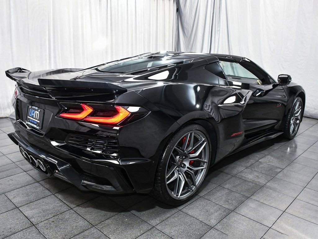 Used 2023 Chevrolet Corvette Z06 image 7