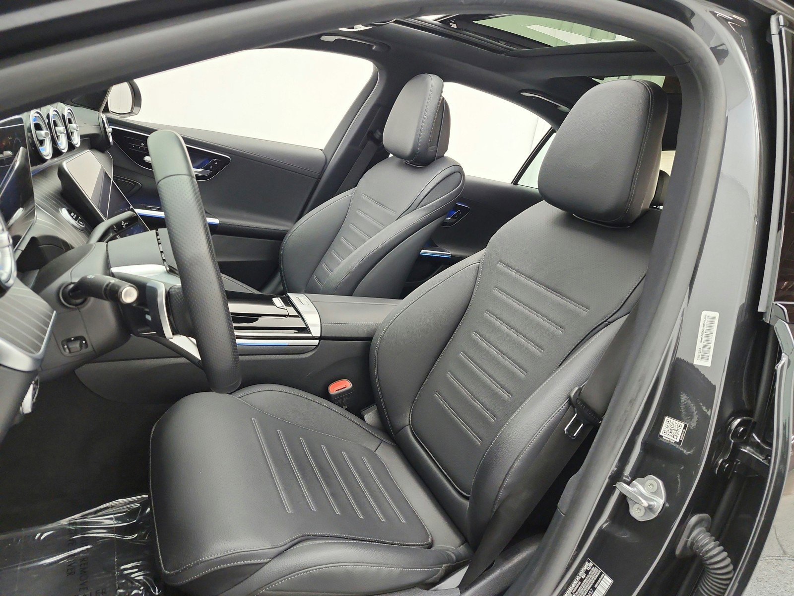 Used 2023 Mercedes-Benz C 300 Sedan image 10