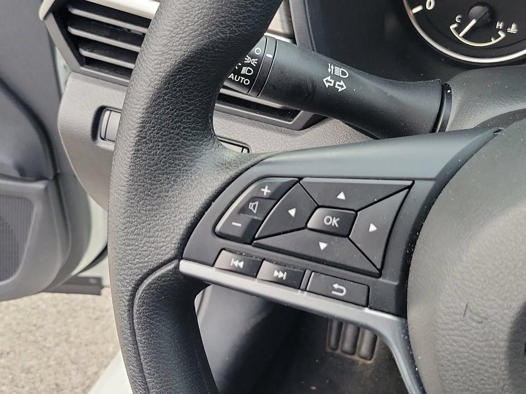 Used 2025 Nissan Altima 2.5 SV FWD image 21