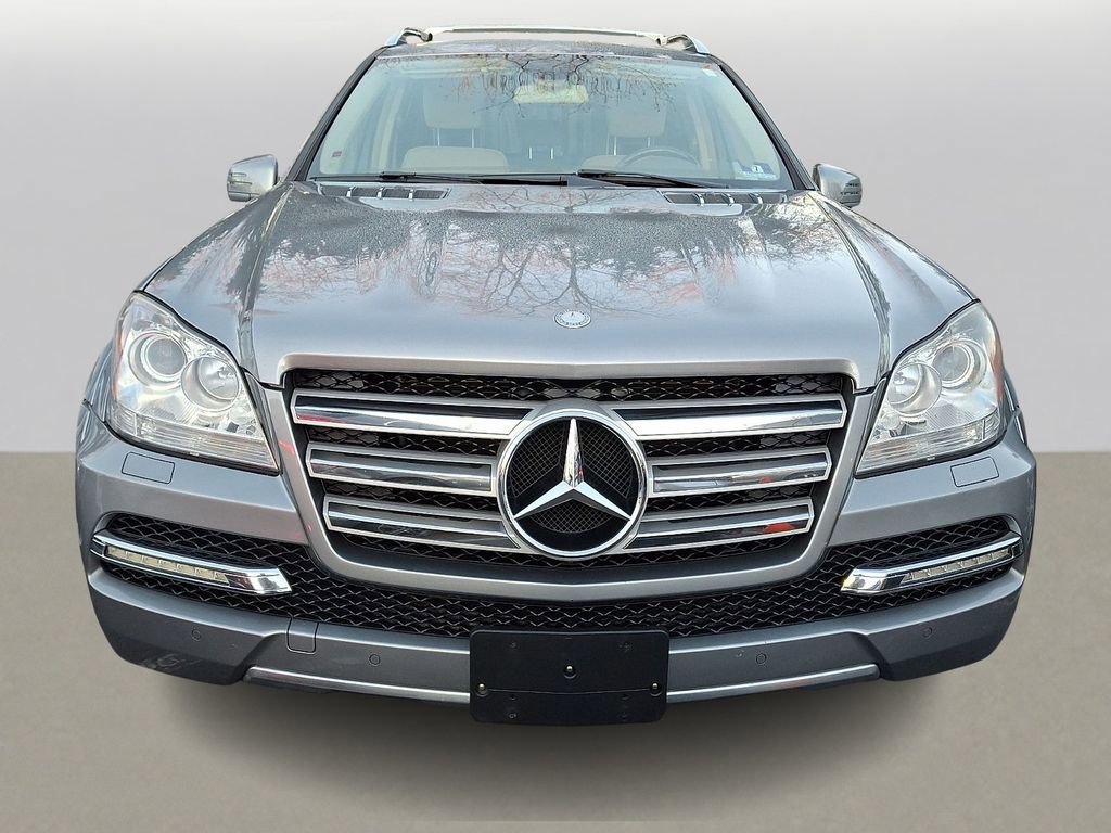 Used 2011 Mercedes-Benz GL 550 4MATIC image 2