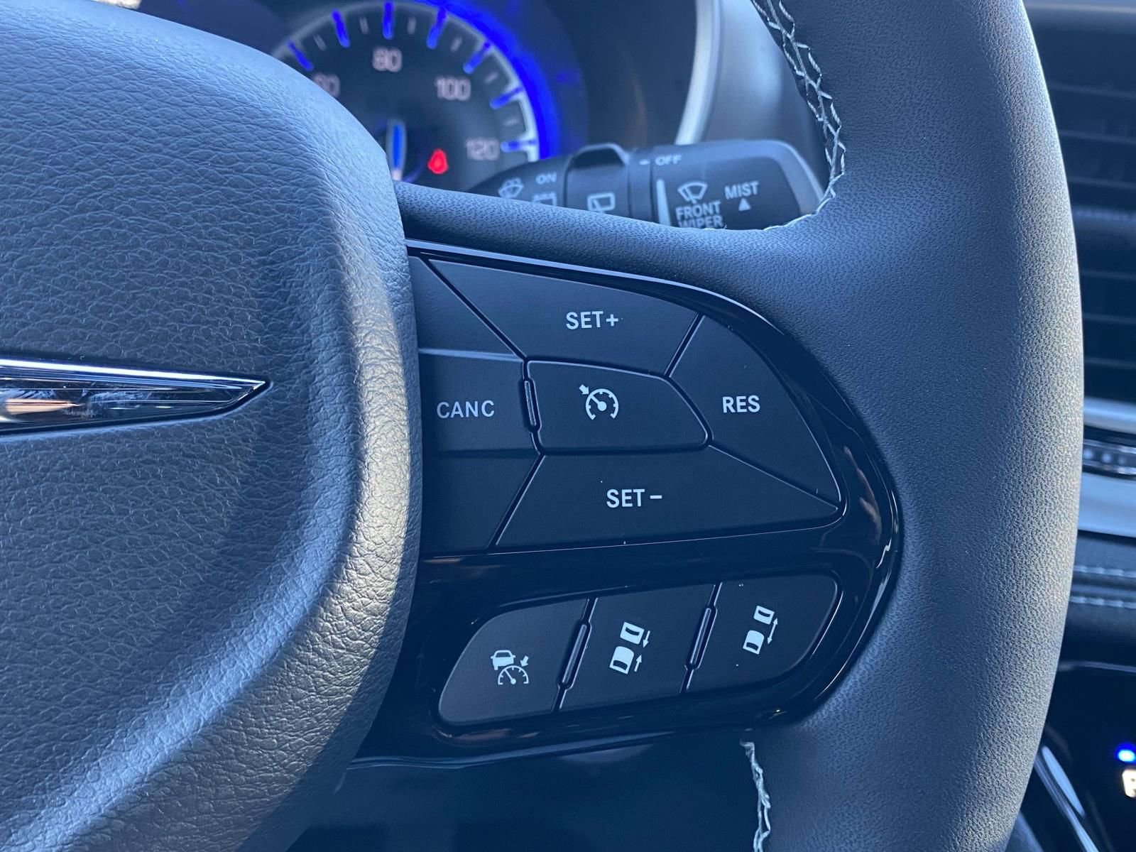 New 2026 Chrysler Pacifica Select image 21