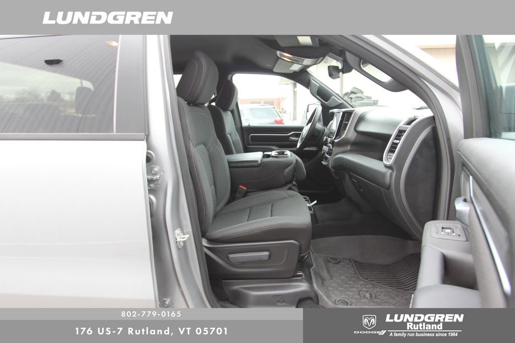 Used 2025 RAM 1500 Big Horn AWD/4WD image 9