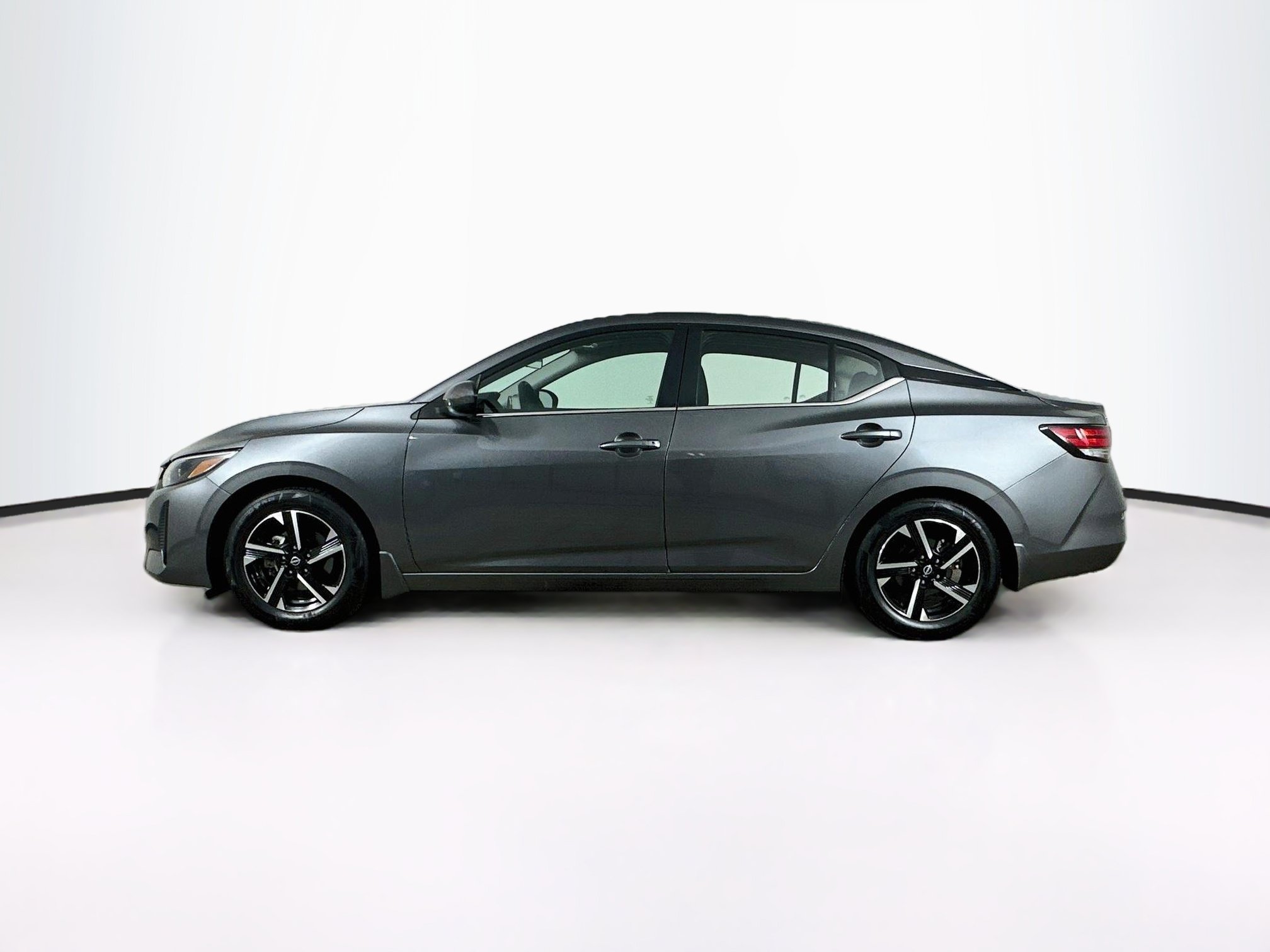 Used 2025 Nissan Sentra SV FWD image 4