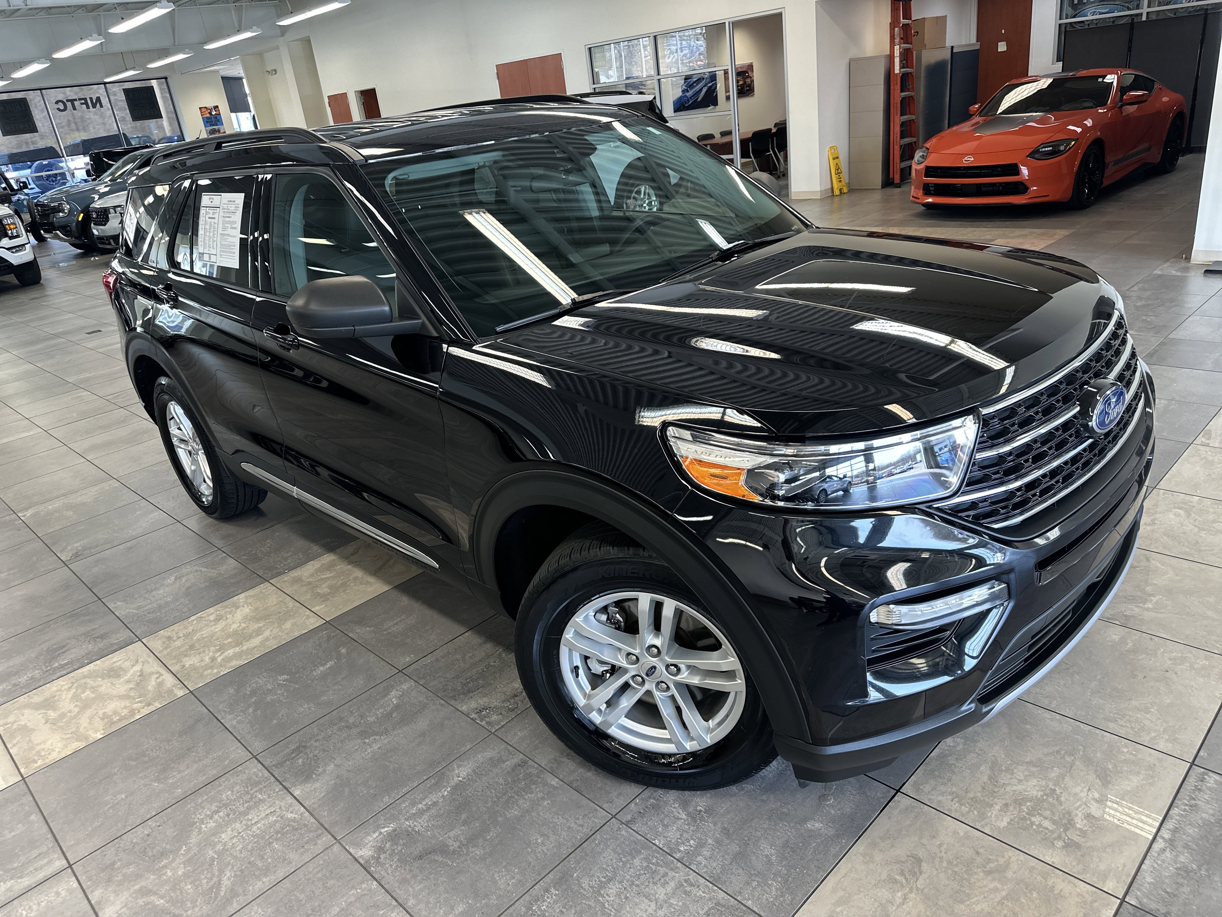 Used 2023 Ford Explorer XLT w/ Equipment Group 202A image 12