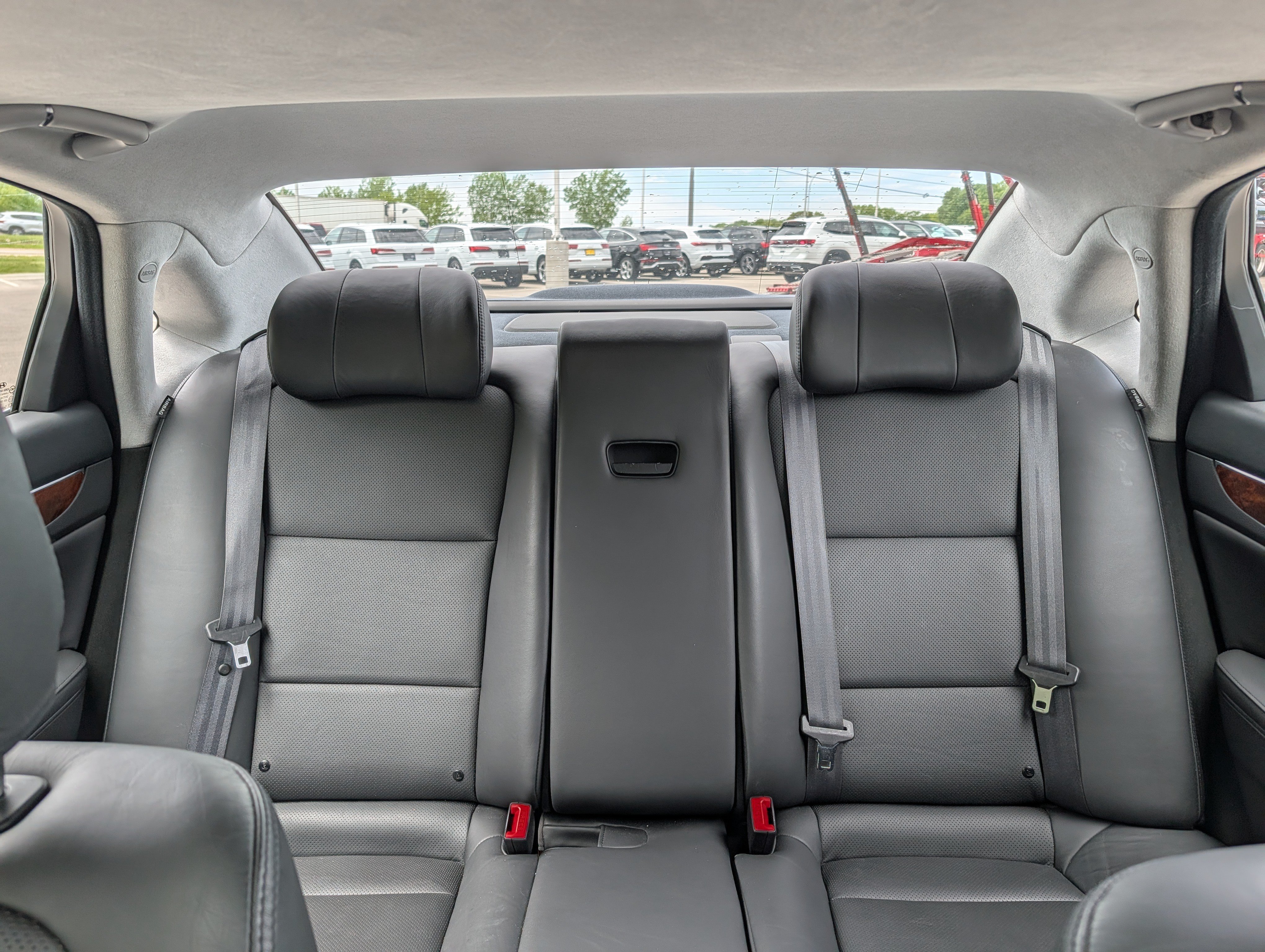 Used 2014 Hyundai Equus Signature RWD image 13