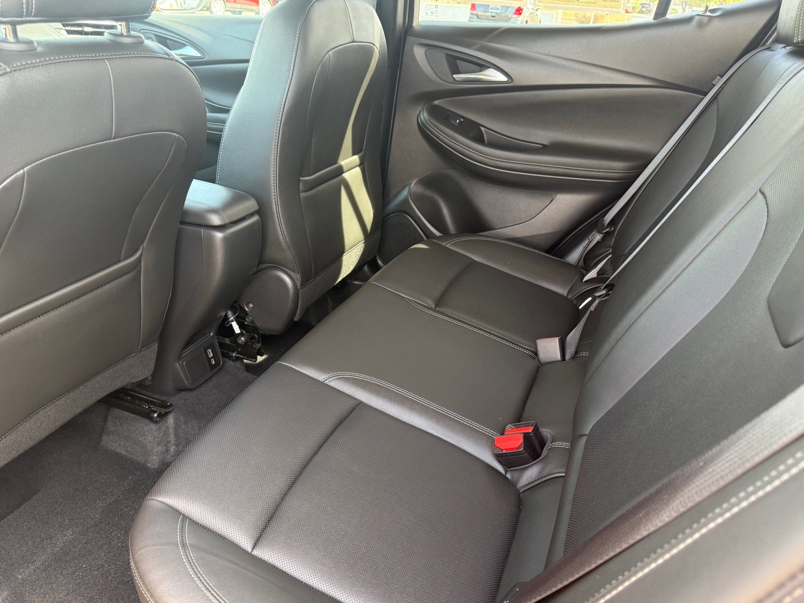 Used 2024 Buick Encore GX Sport Touring image 22