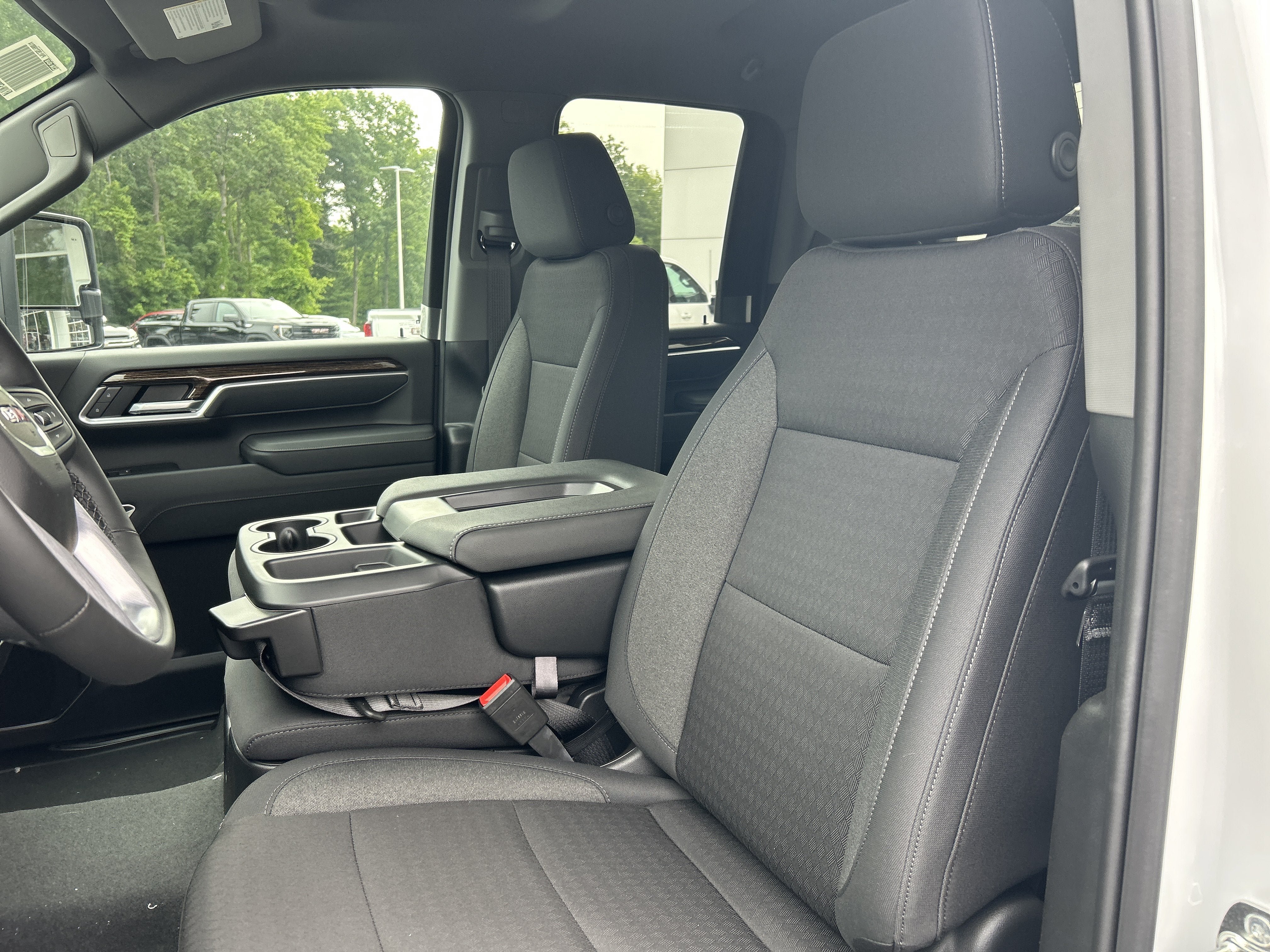 New 2026 GMC Sierra 2500 SLE w/ SLE Value Package; AWD/4WD image 19
