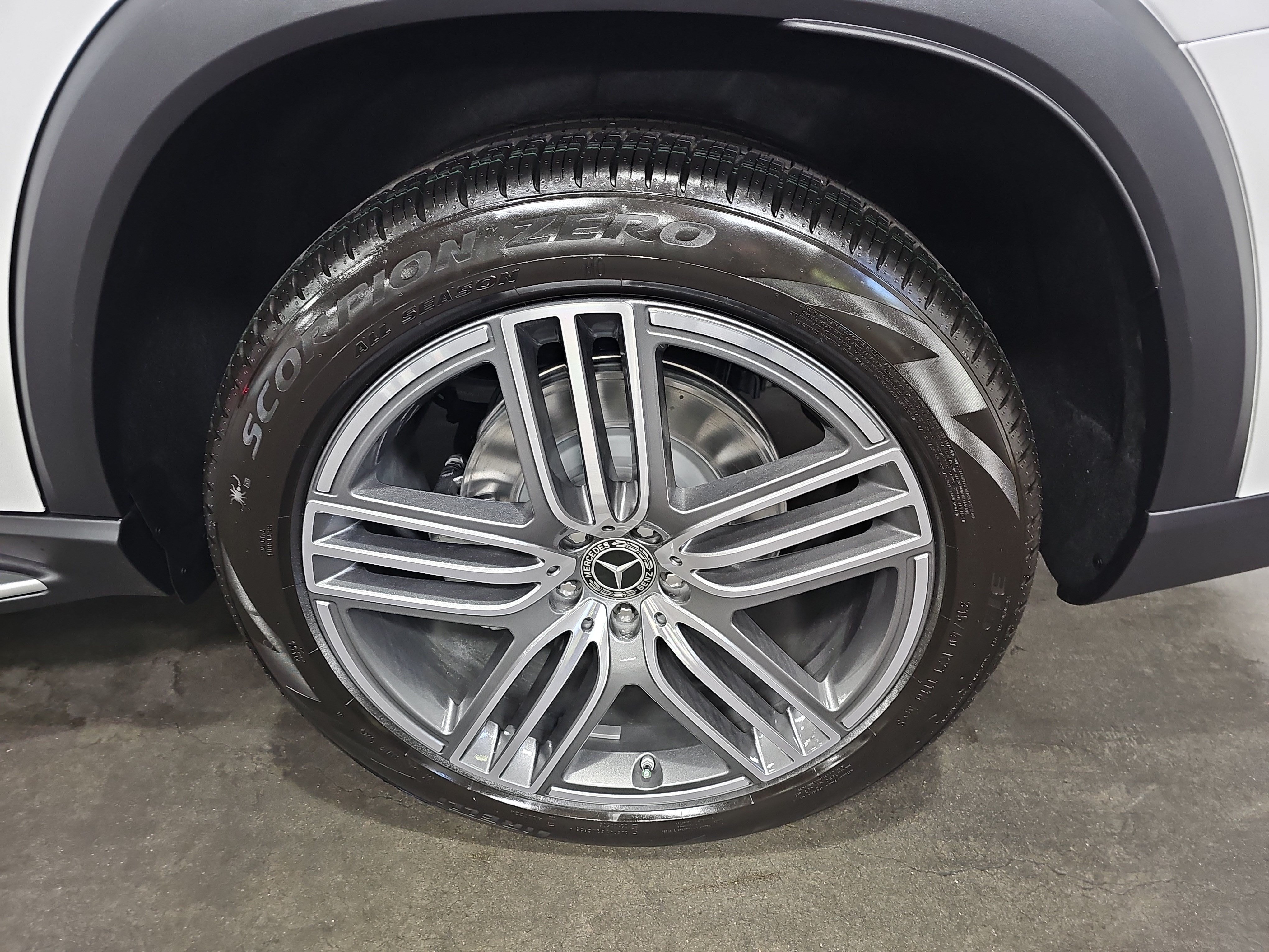 New 2026 Mercedes-Benz GLS 450 4MATIC image 36