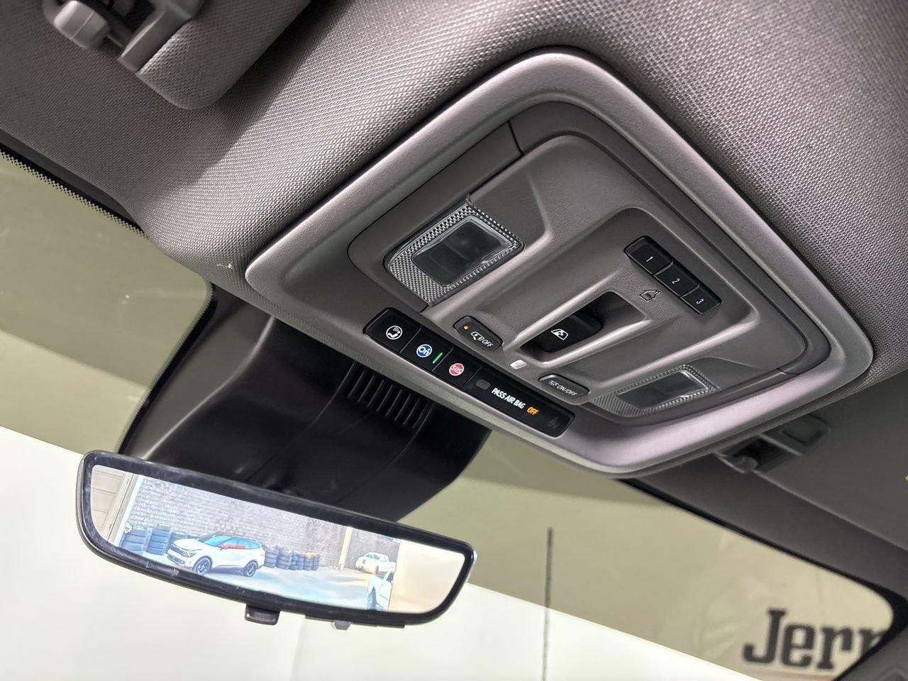 Used 2025 Chevrolet Silverado 3500 LTZ w/ LTZ Premium Package image 19